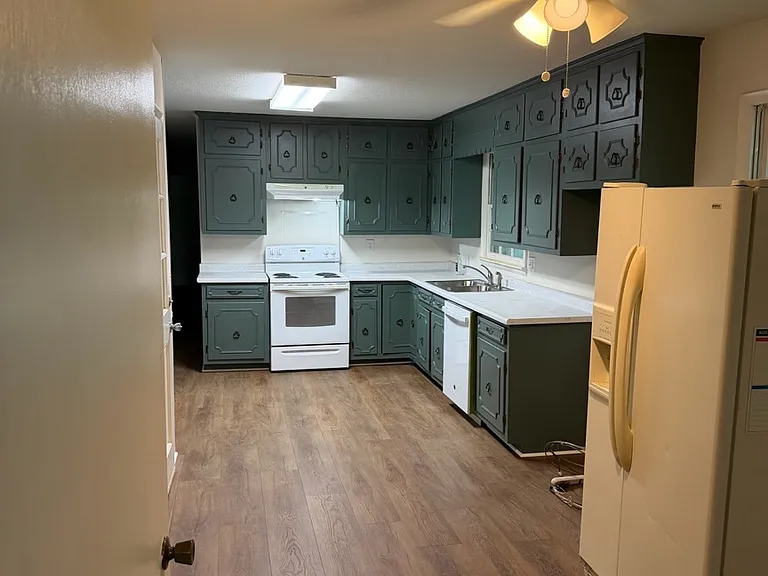 54 Dickson Cir — Photo 22