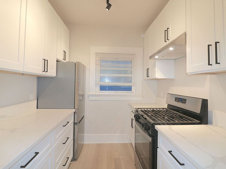 1st image of 2142 5th Ave APT 6