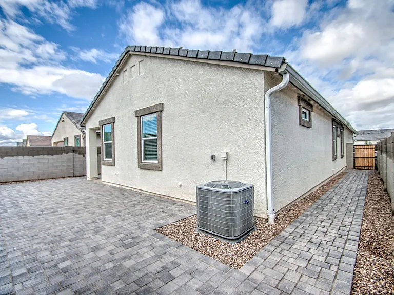 1749 W Stealth Ave — Photo 31