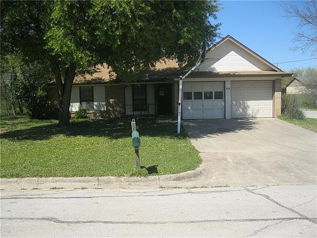 1st image of 404 Daniels Dr