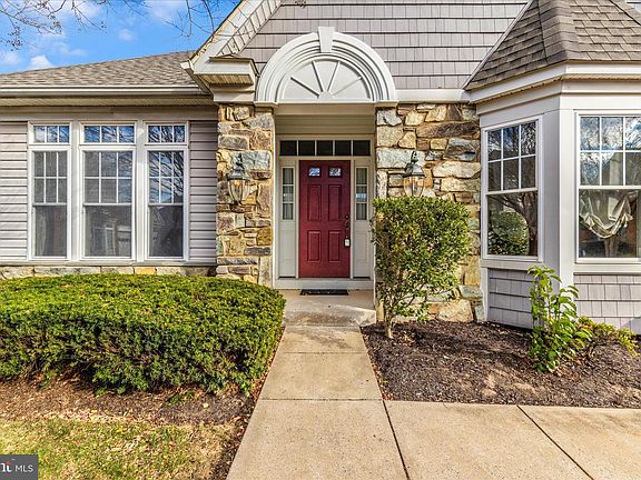 2nd image of 2654 Brook Valley Rd