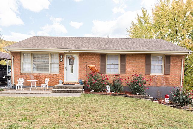 1st image of 4625 Golfview Dr NE
