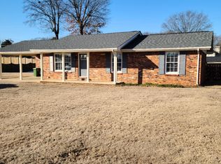2104 Gusmus Ave, Muscle Shoals, AL 35661