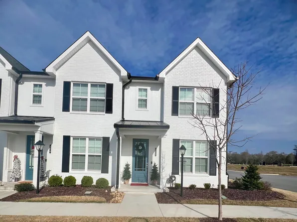 222 Pacer Ln, Dalton, GA 30721