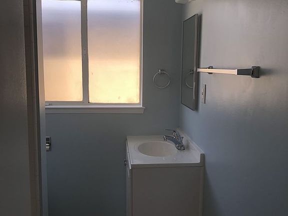 3rd image of 9309 Crenshaw Blvd APT 4