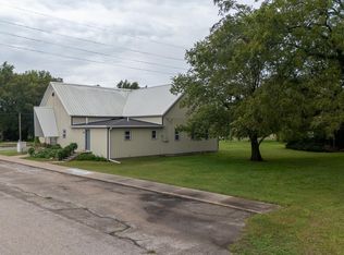 812 Lafayette St, Brock, NE 68320