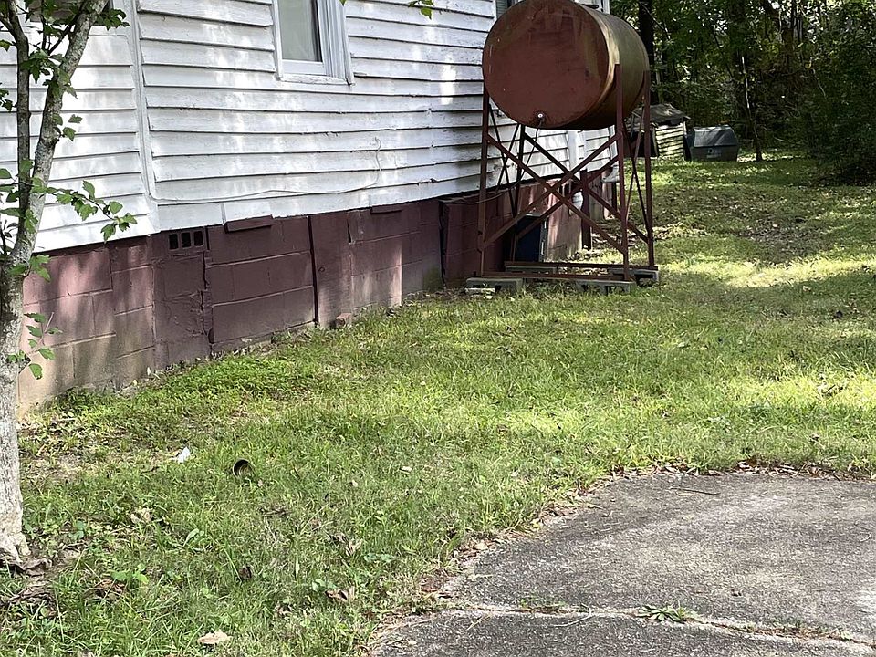 2nd image of 107 5th St