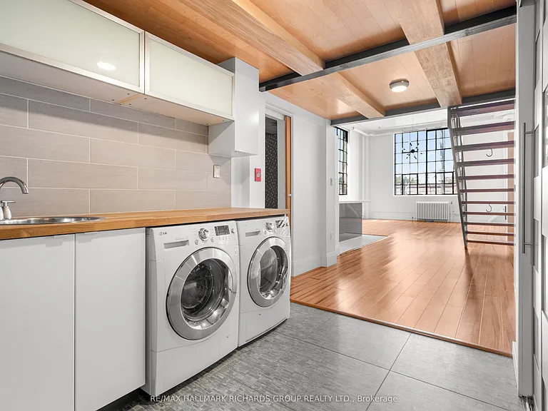 245 Carlaw Ave #202B — Photo 21