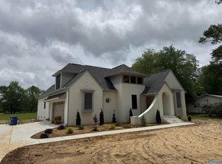 1718 Walnut St, Albertville, AL 35950