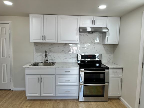 4th image of 86 Sycamore Ave