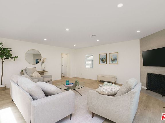5th image of 10744 Aqua Vista St