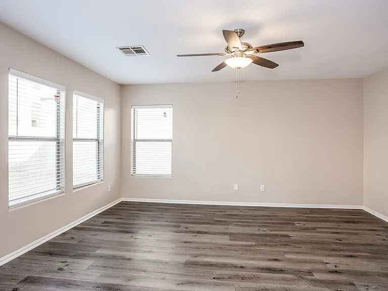 10952 W Elm St — Photo 6