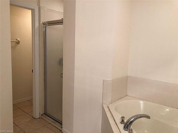 4th image of 835 Downer Ave S
