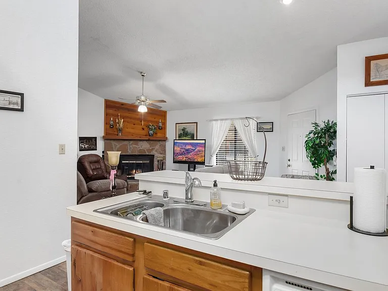 107 Niblic Ct — Photo 10