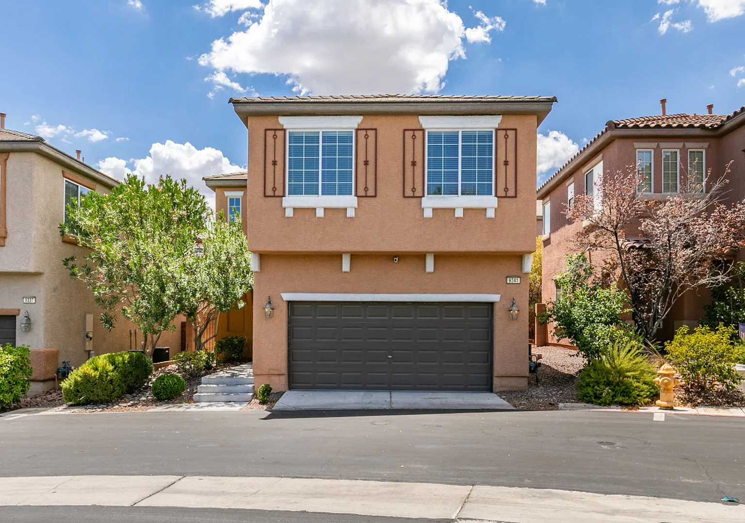 Beautiful 3 Bed / 3 Bath Home in Skyridge Community — Photo 4