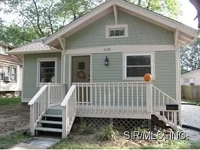 210 Hale Ave photo 1