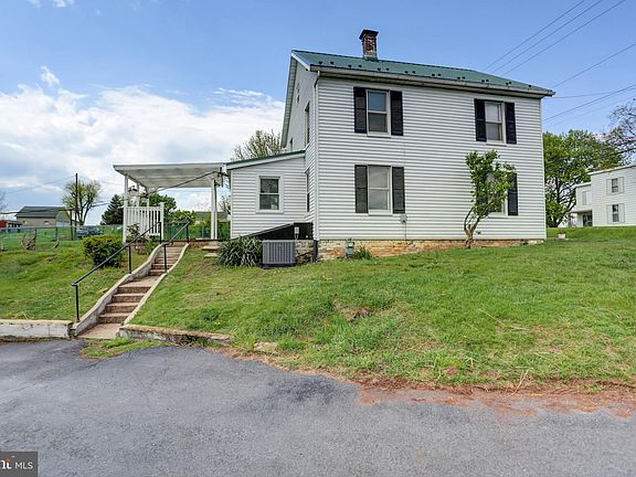 4th image of 438 Buchanan Trl W
