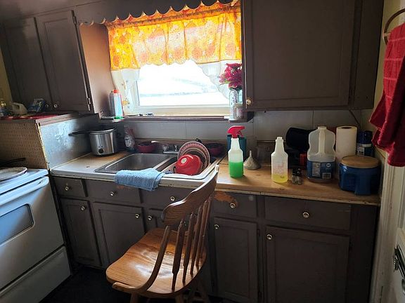 4th image of 3455 N Arlington Ave