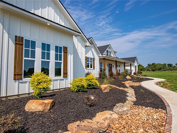 4th image of 1010 County Road 307