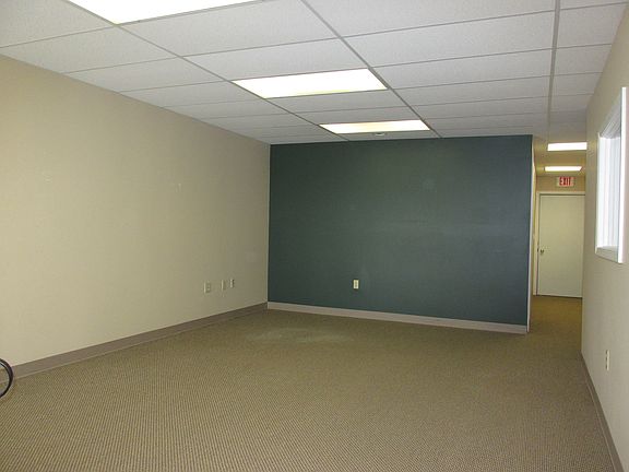 3rd image of 1011 Center Ave