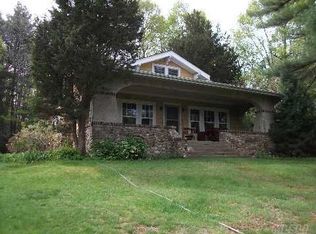 28 Sellger Ct, Dix Hills, NY 11746