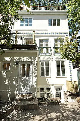 Rented by Leslie J. Garfield | media 107