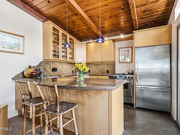 4th image of 258 McKnight Rd