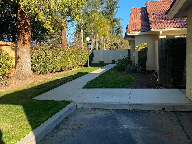 1542 E Alluvial Ave #128 — Photo 2