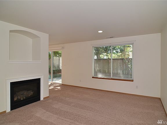 5th image of 1109 Wallingford Ct NE