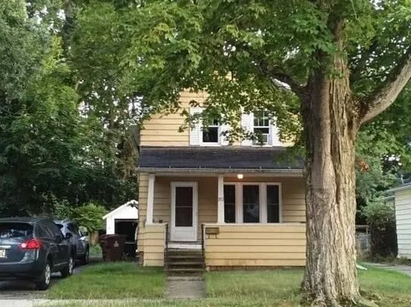 757 Douglas St, Jackson, MI 49203