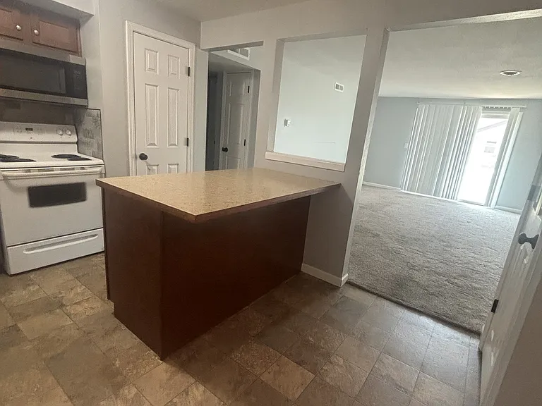 133 W Rosewood Ave #1 — Photo 4