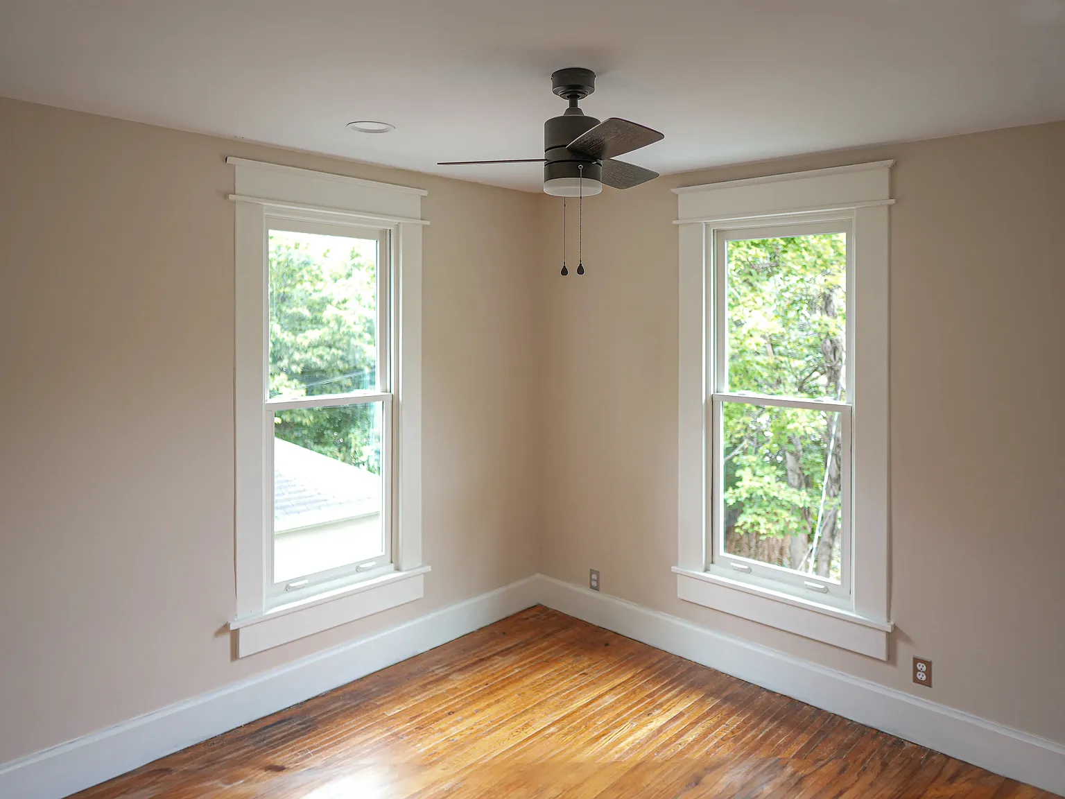 5 bed, 2300 sqft, $4,600 — Photo 3
