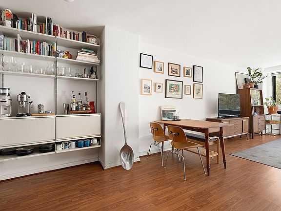 3rd image of 195 Willoughby Ave APT 205
