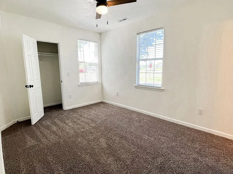 1025 W 13th St — Photo 13