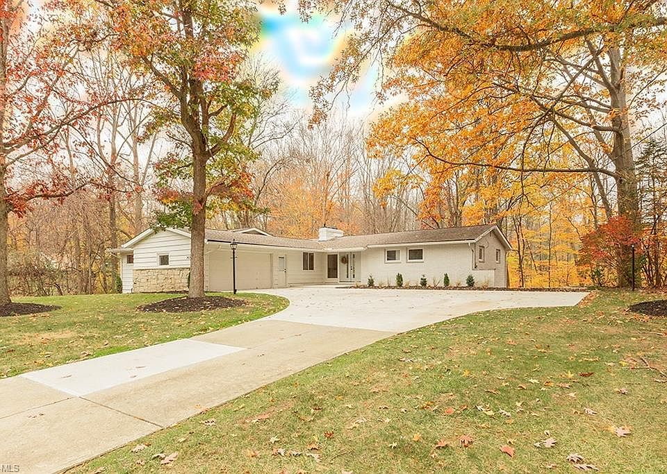 1st image of 34245 Lakeview Dr