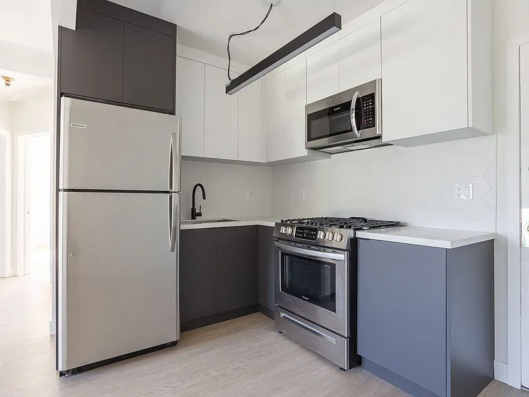 1811 Tamarind Apartments — Photo 36