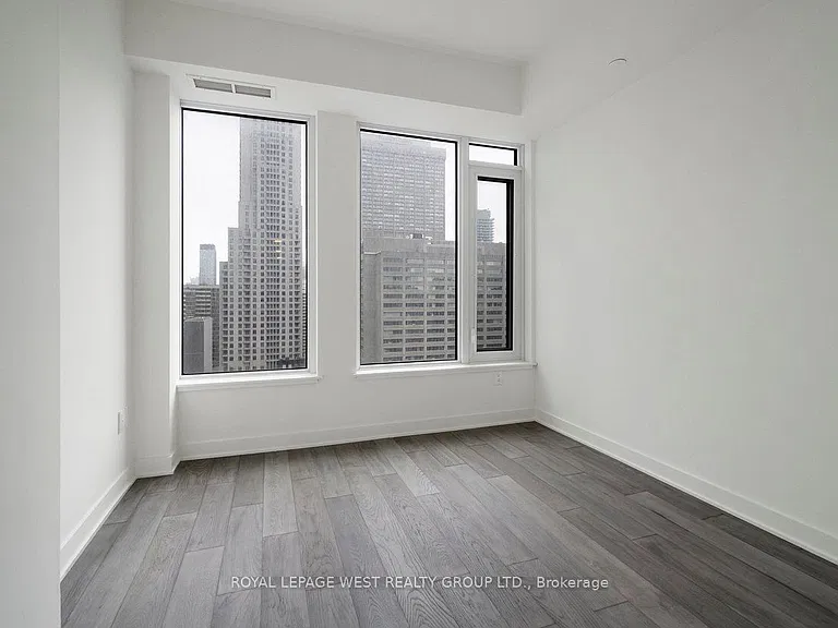 11 Yorkville Ave #1310 — Photo 34