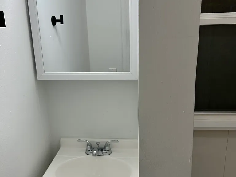 323 W Calthrop Ave #1 — Photo 7