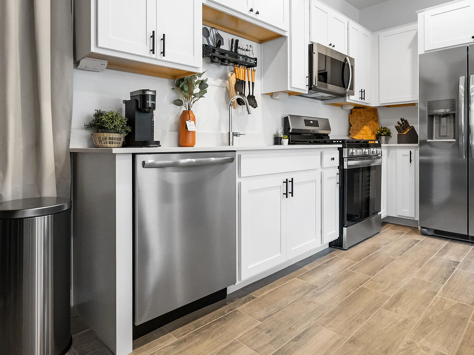 1 bed, 1.0 bath, 700 sqft, $1,999 — Photo 4