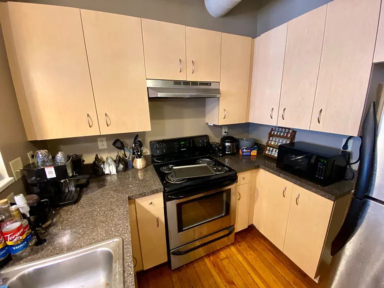 121 W Broad St — Photo 31