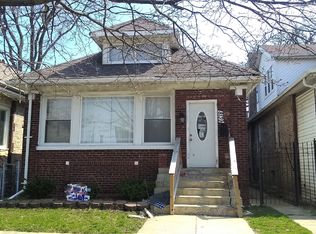 8139 S Bennett Ave, Chicago, IL 60617