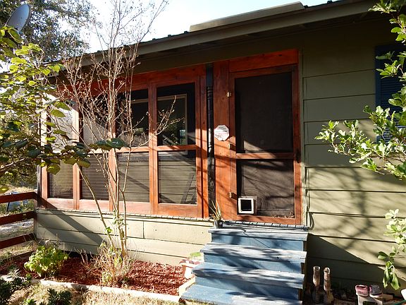 Screened in front porch