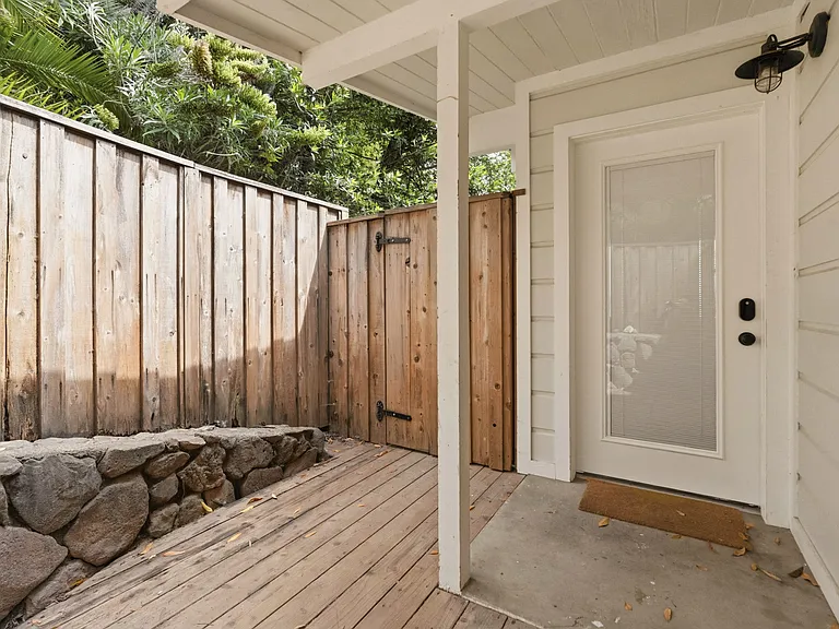 202 California Ave — Photo 14