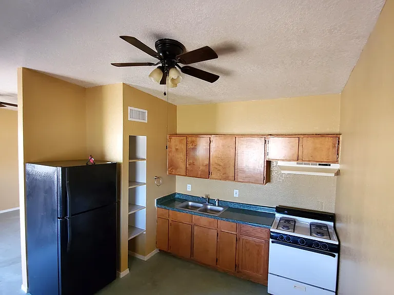8908 Robert Dr — Photo 11