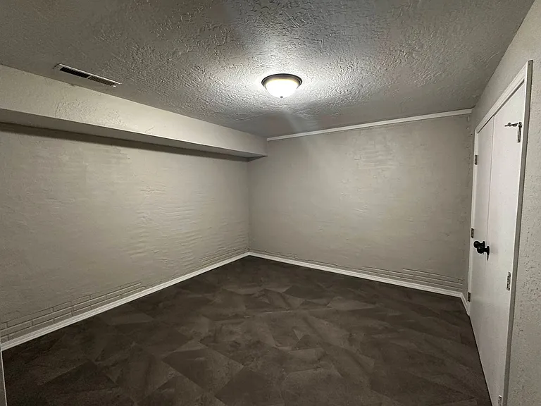 2843 E Eastwood St — Photo 32