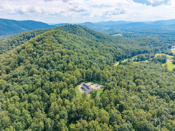 3030 Blandemar Dr, Charlottesville, VA 22901