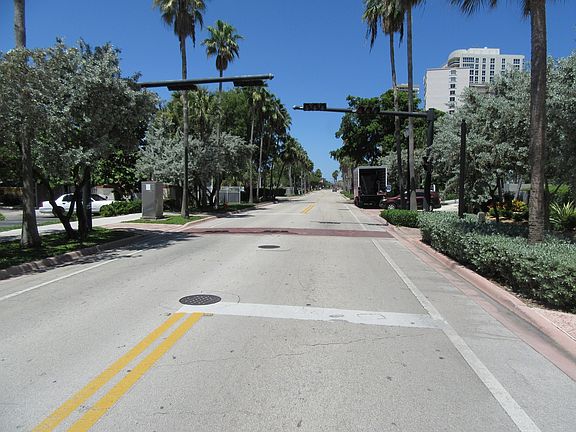 Exterior Neighborhood (street photo)