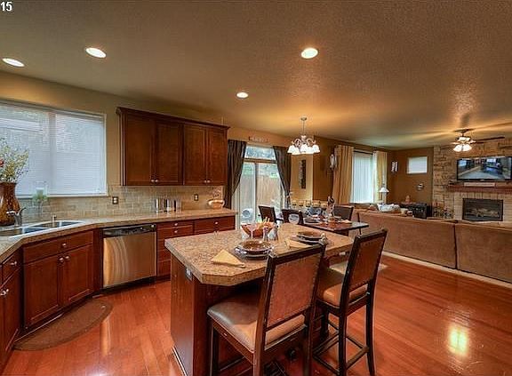 5th image of 4305 NE 114th St