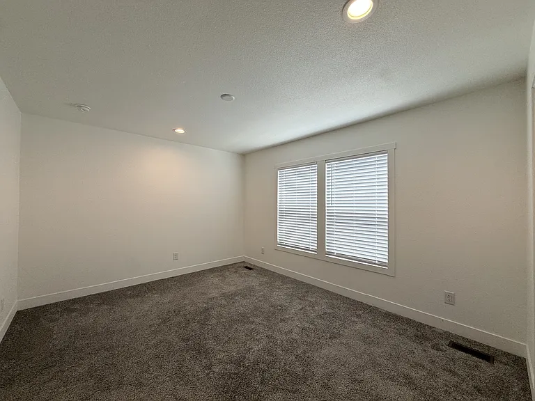 2060 N Center St #430 — Photo 15