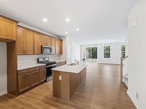 5th image of 906 Dogwood Ct